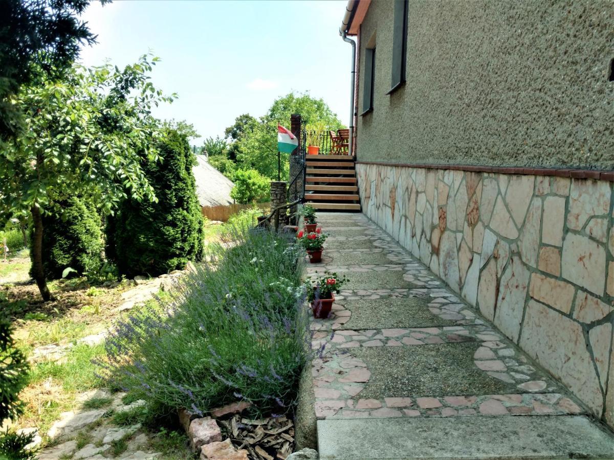 Panorama Apartman Mór Exterior foto